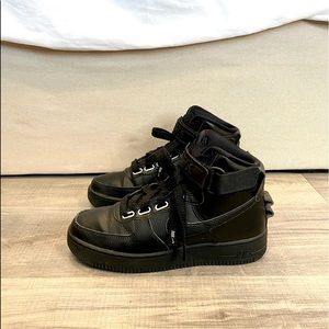 Nike Air Force 1 triple black